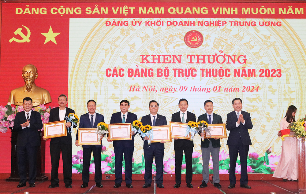 Đảng uỷ Khối Doanh nghiệp Trung ương tặng Bằng khen cho 06 đảng bộ trực thuộc đạt tiêu chuẩn “hoàn thành xuất sắc nhiệm vụ” tiêu biểu năm 2023.