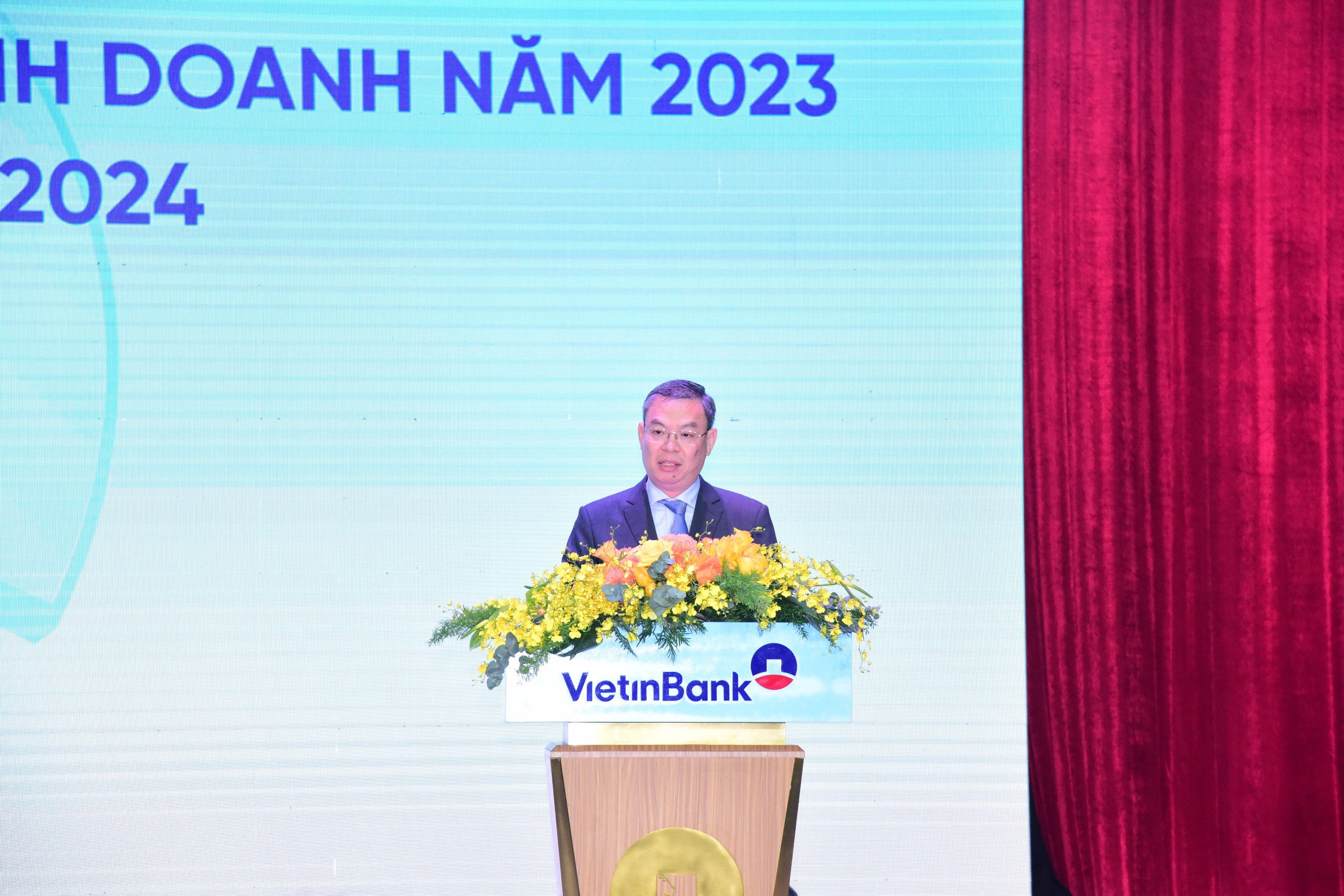 Đồng chí Trần Minh Bình - Ủy viên BCH Đảng bộ Khối DNTW, Bí thư Đảng ủy, Chủ tịch HĐQT VietinBank phát biểu đáp từ tại Hội nghị