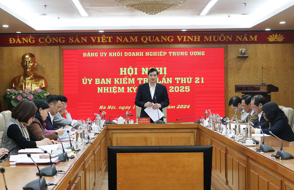 Đồng chí Phan Công Nam, Uỷ viên Ban Thường vụ, Chủ nhiệm UBKT Đảng uỷ Khối Doanh nghiệp Trung ương chủ trì Hội nghị. 