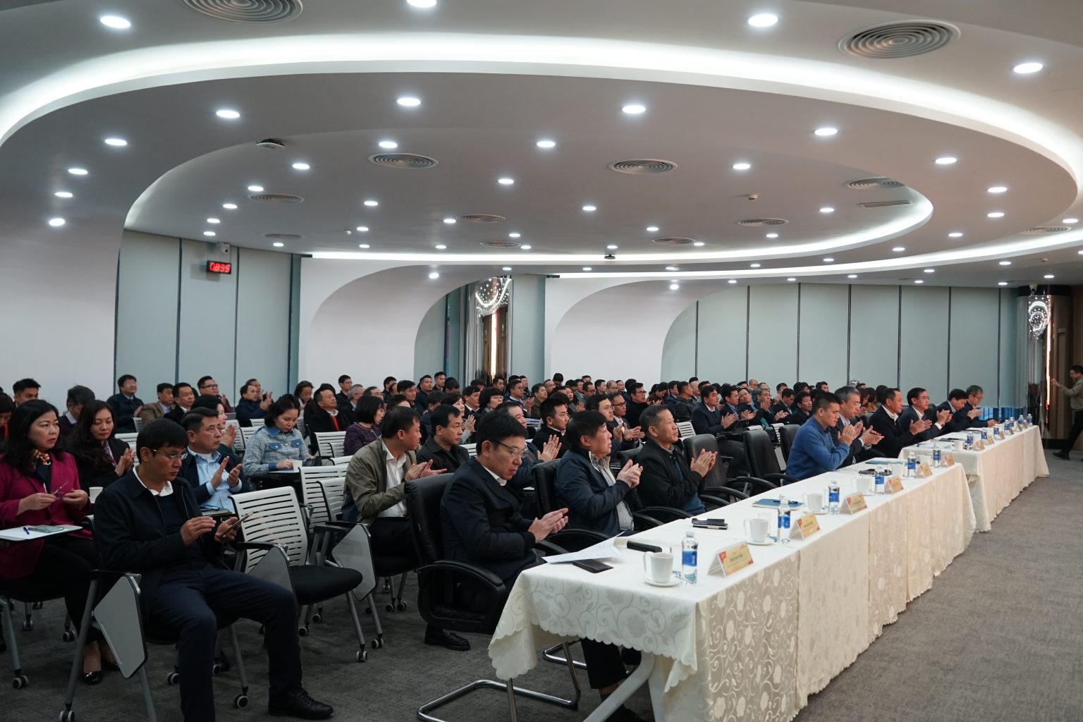 Toàn cảnh Hội nghị.