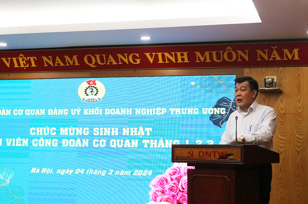 Đồng chí Nguyễn Đức Phong, Phó Bí thư Thường trực Đảng uỷ Khối Doanh nghiệp Trung ương phát biểu tại Hội nghị.