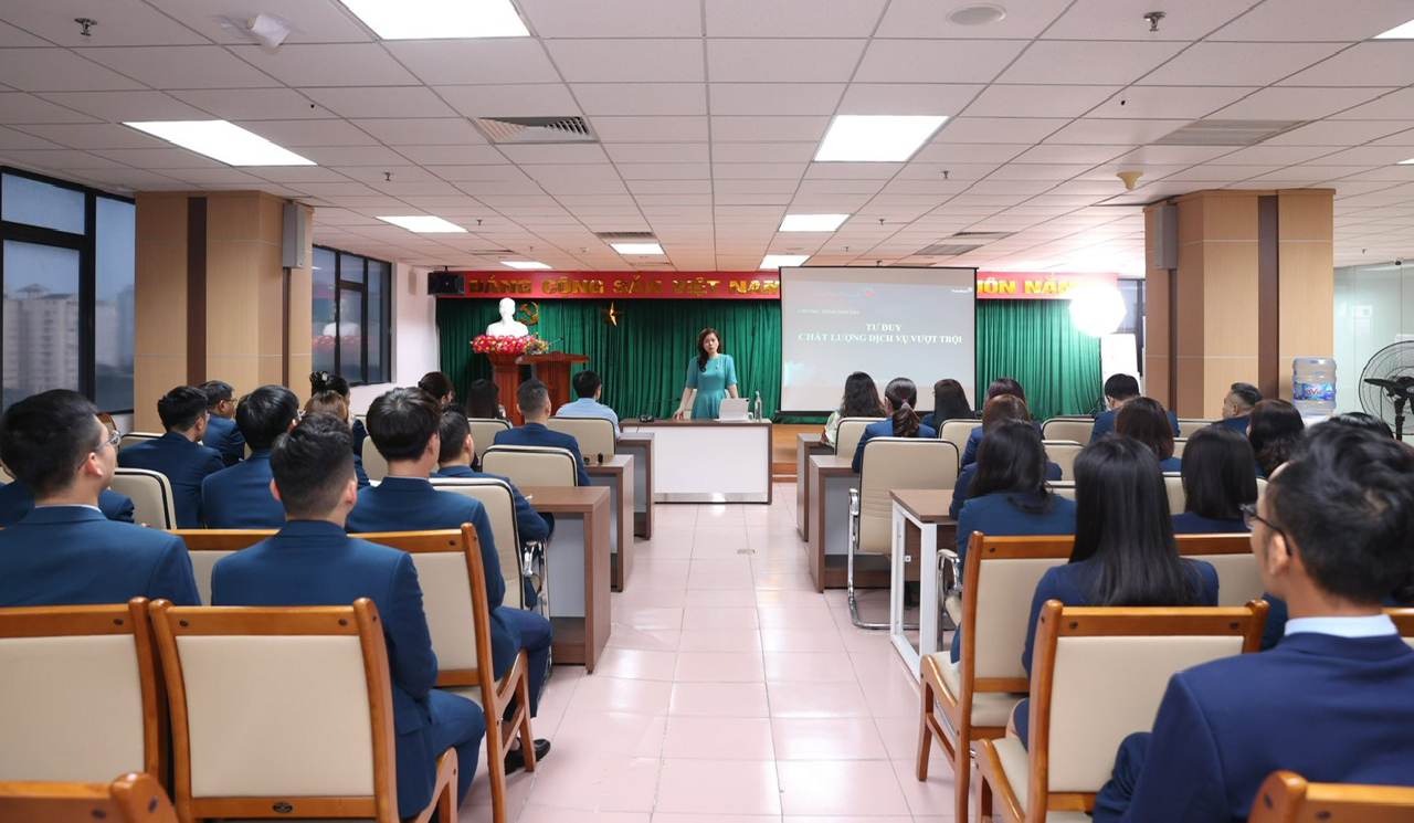 Đồng chí Bí thư Đảng ủy VietinBank Thăng Long là tấm gương nổi bật của “nói đi đôi với làm”.