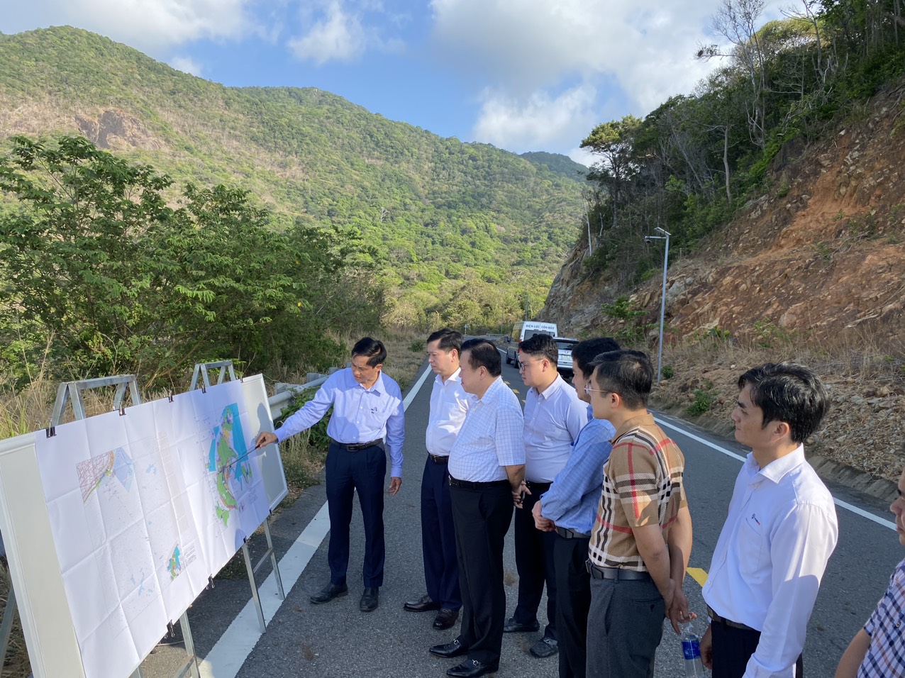 Đoàn công tác kiểm tra tiến độ Dự án.