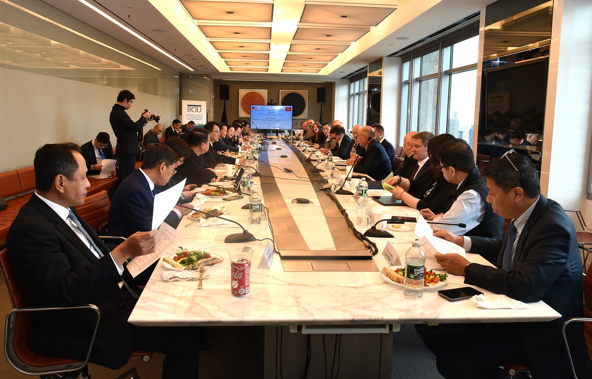 Phó Thủ tướng Chính phủ Lê Minh Khái làm việc với một số doanh nghiệp Hoa Kỳ do Hội đồng kinh doanh vì sự hiểu biết quốc tế (BCIU) chủ trì. Ảnh VGP/Trần Mạnh.