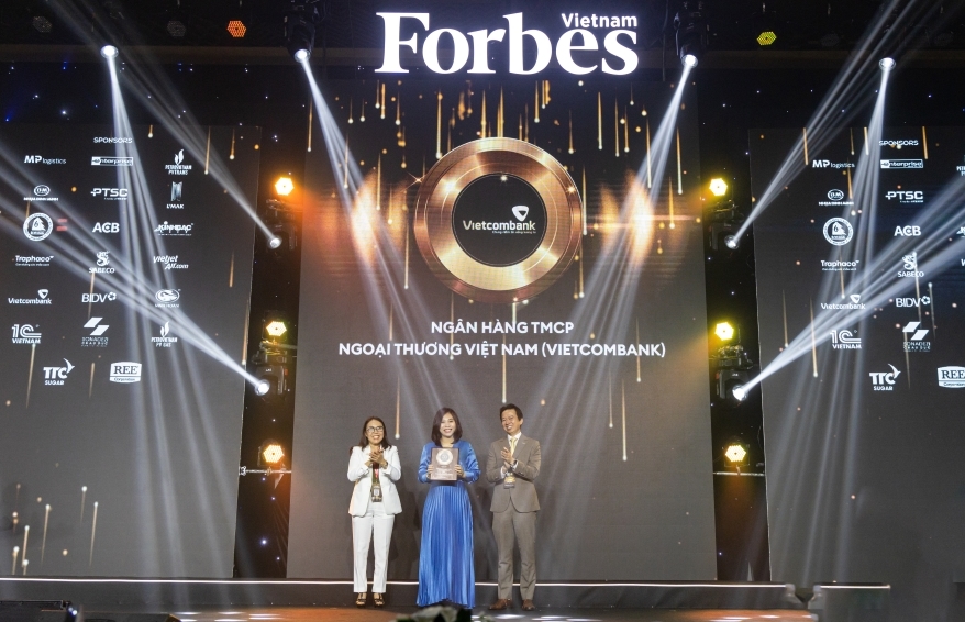 Vietcombank Top 50 Cong ty niem yet tot nhat Viet Nam 2024.