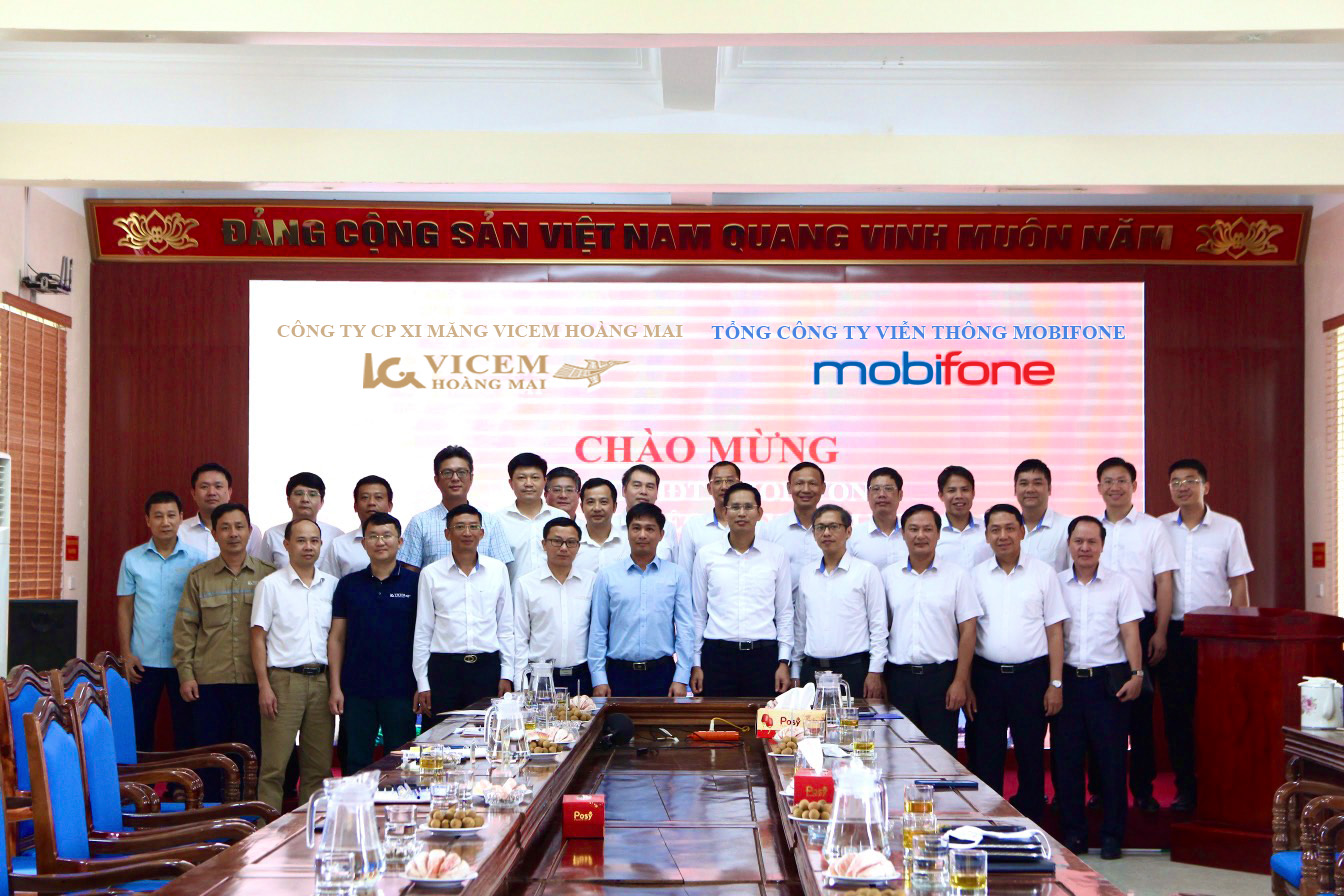 Bí thư Đảng ủy, Chủ tịch HĐTV MobiFone làm việc tại Vicem Hoàng Mai